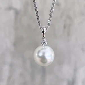White South Sea Pearl Solitaire Diamond Pendant